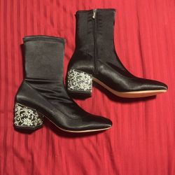 NEW Badgley Mischka Boots