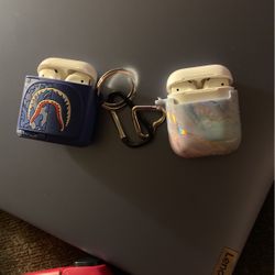2 Pair of AirPods 