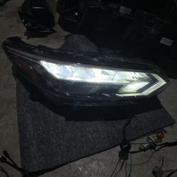 2020 to 2023 Nissan Sentra SR Right Headlight