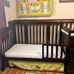 Crib W/ Changing Table And Drawers