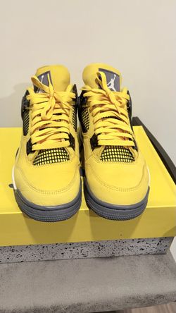 Nike Air Jordan 4 IV Retro Mid Lightning Men's 10.5 Yellow Sneakers CT8527-700