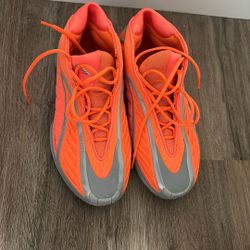 Anthony Edward’s Size 11 Men 