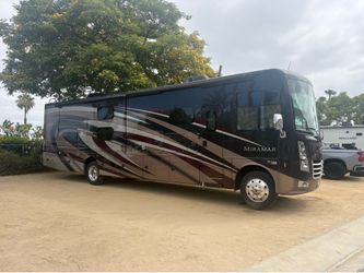 2018 Miramar 37.1 bunkhouse 2 full bath 3 slides
