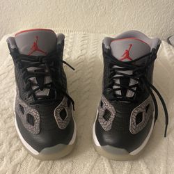 Jordan 11 Retro Low IE Black Cement