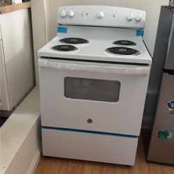 GE 30 in. 4 Burner Free-​Standing Electric Range