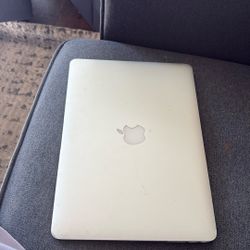 MACBOOK AIR 2019 - BARELY USED