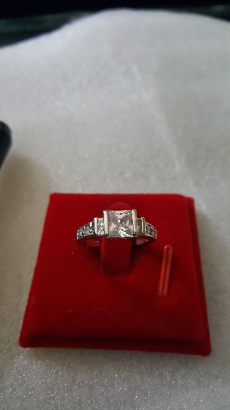 18k white gold filled ring size 6