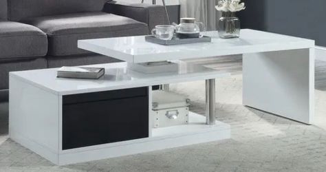 Modern Coffee Table – Excellent Condition