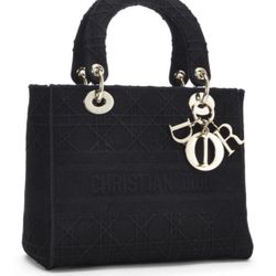 medium Lady D-Lite bag is crafted in black 