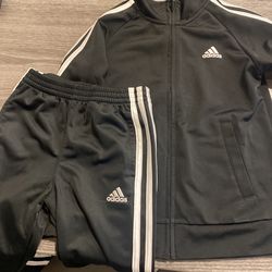 Used Adidas Sweatsuit Boys Size 6