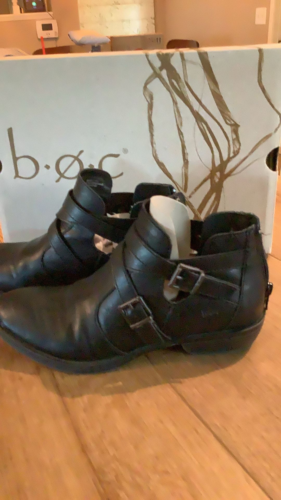 Women’s Booties Size 6.5 B.O.C. Black Leather Ankle Boot Denali