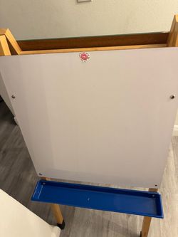 Art easel.See description for details,only msg when ready to pickup