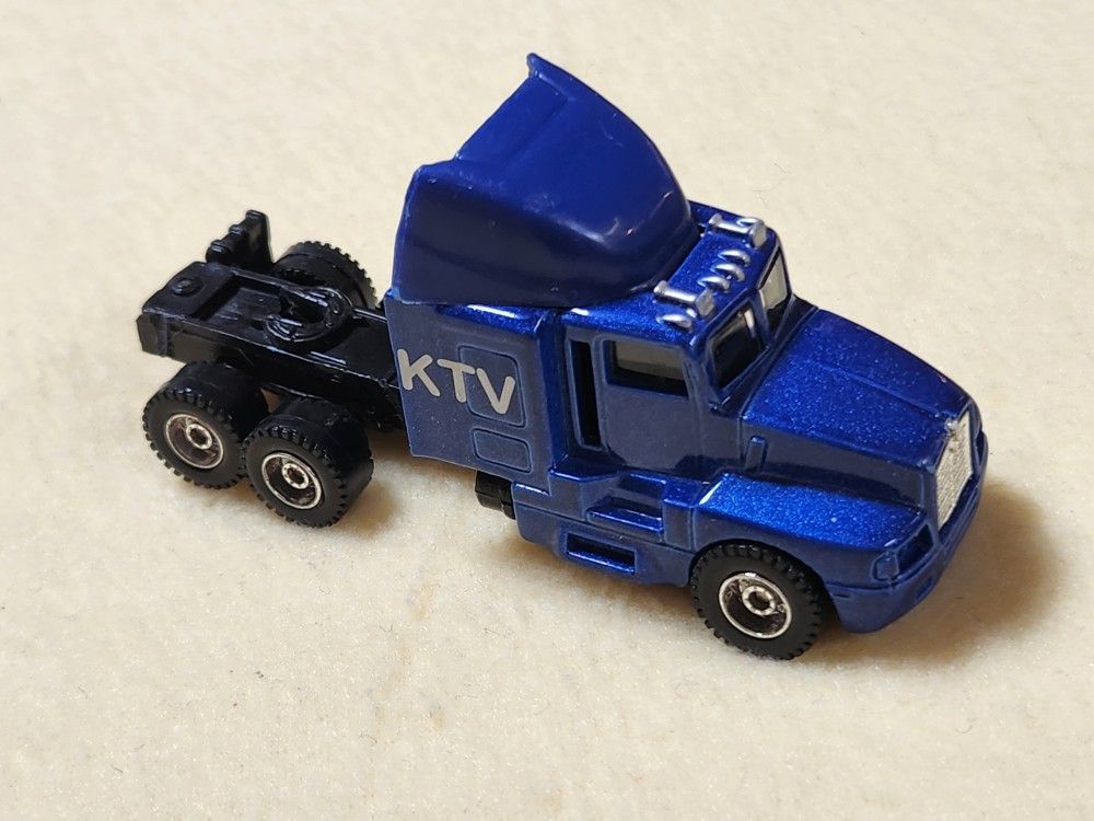 Maisto KTV Semi Tractor Cab