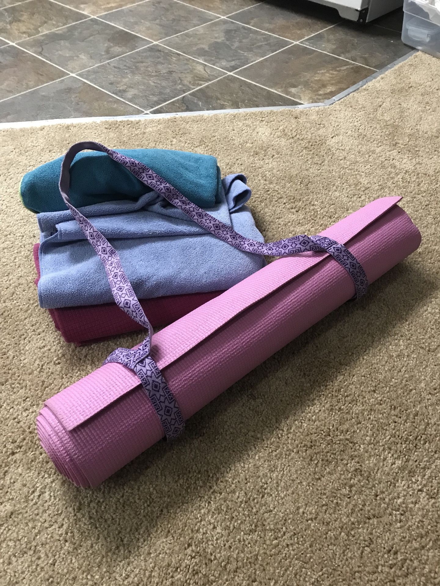 Yoga mat with handles and 3 mat towel