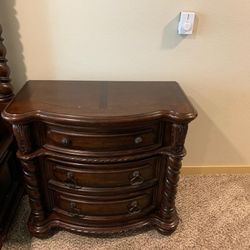 Queen size Bedrooms Set 