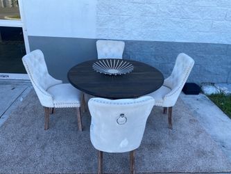 Dining room table w 4 chairs / comedor 4 sillas