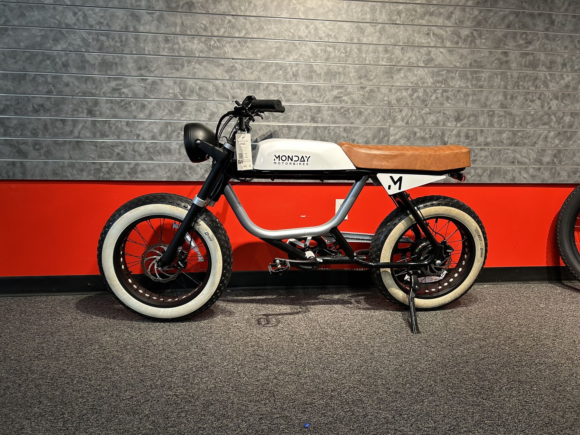 MONDAY Anza 28mph Electric Bikes Ebikes.