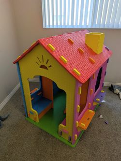Kids foam playhouse
