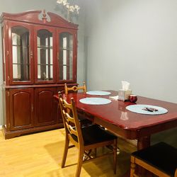 China Cabinet + Table 