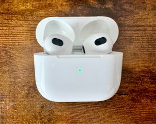 Apple AirPods 3 w/case