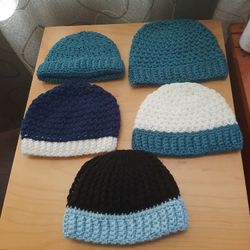 Gorritos de  bebe a crochet hechos a mano   nuevos
