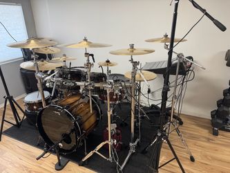 DW COLLECTORS  LIMITED EDITION COMPLETE KIT