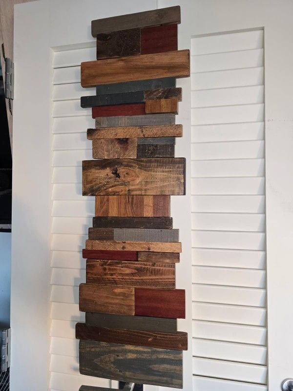 Reclaimed wood wall art.
Reclaimed wood wall art.
39 inches high by 12 in wide..
We can customize other design n colors.