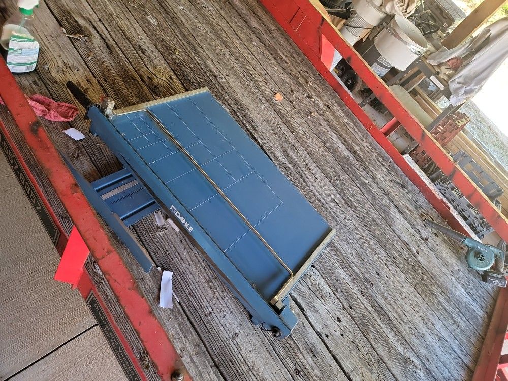 Dahle 32" HD Paper Cutter