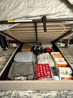 Queen size storage frame bed