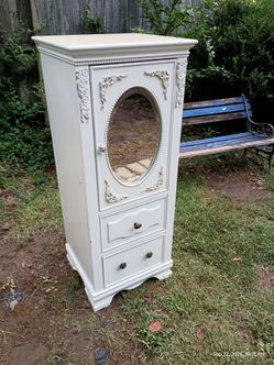 White Cabinet/Dresser
