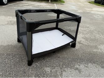 4moms Breeze GO Playard Missing Front Screen but great for a dog bed pet toy storage! Portable Pop Up. 48x34x29in