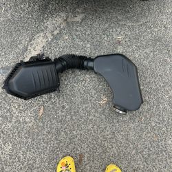 Dodge Challenger SXT 3.6L OEM Air Intake Box & Upper Intake Duct )