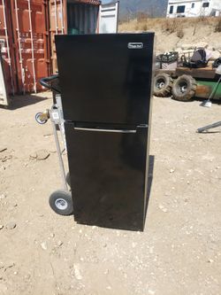 Magic Chef Mini Refrigerator