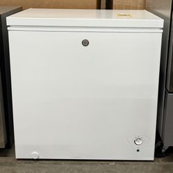 GE 7.0 Cu. Ft. White Chest Freezer