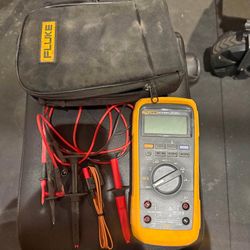 FLUKE digital multimeter