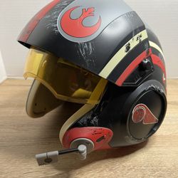 Disney Parks Galaxy's Edge Star Wars C1441 Poe Dameron Electronic X-Wing Helmet