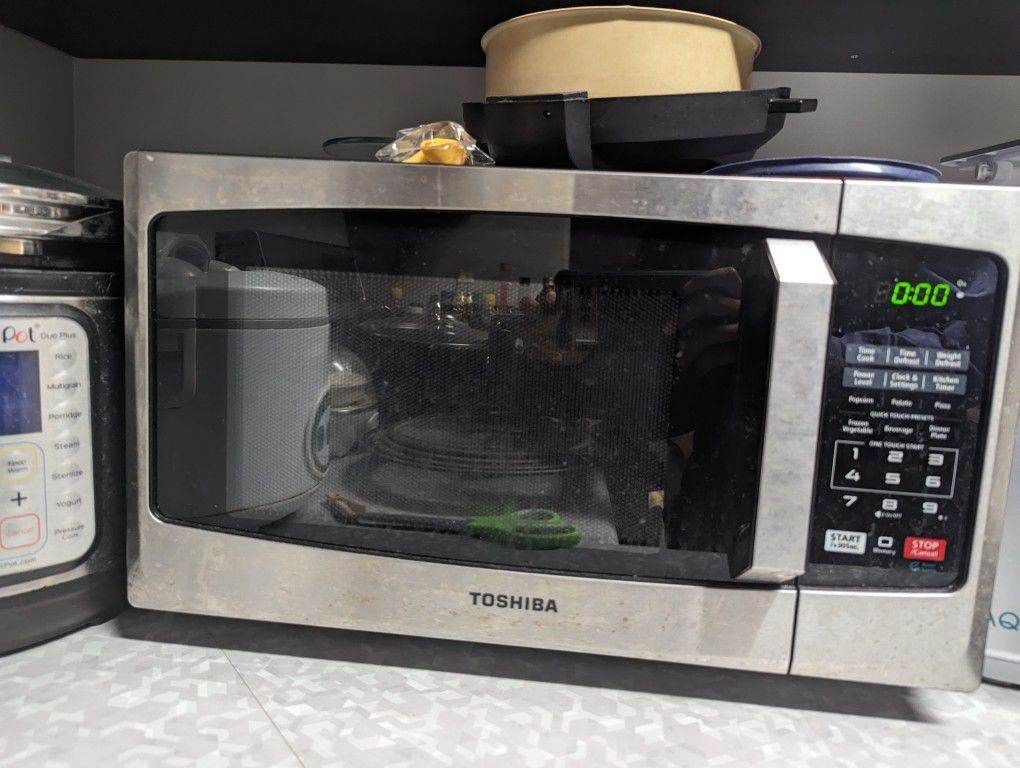 Toshiba Large Microwave