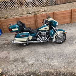2009 Harley Davidson 50000 miles FLHTCU ultra classic