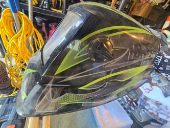 Auto-Darkening Welding Helmet