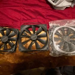 3 NZXT fans