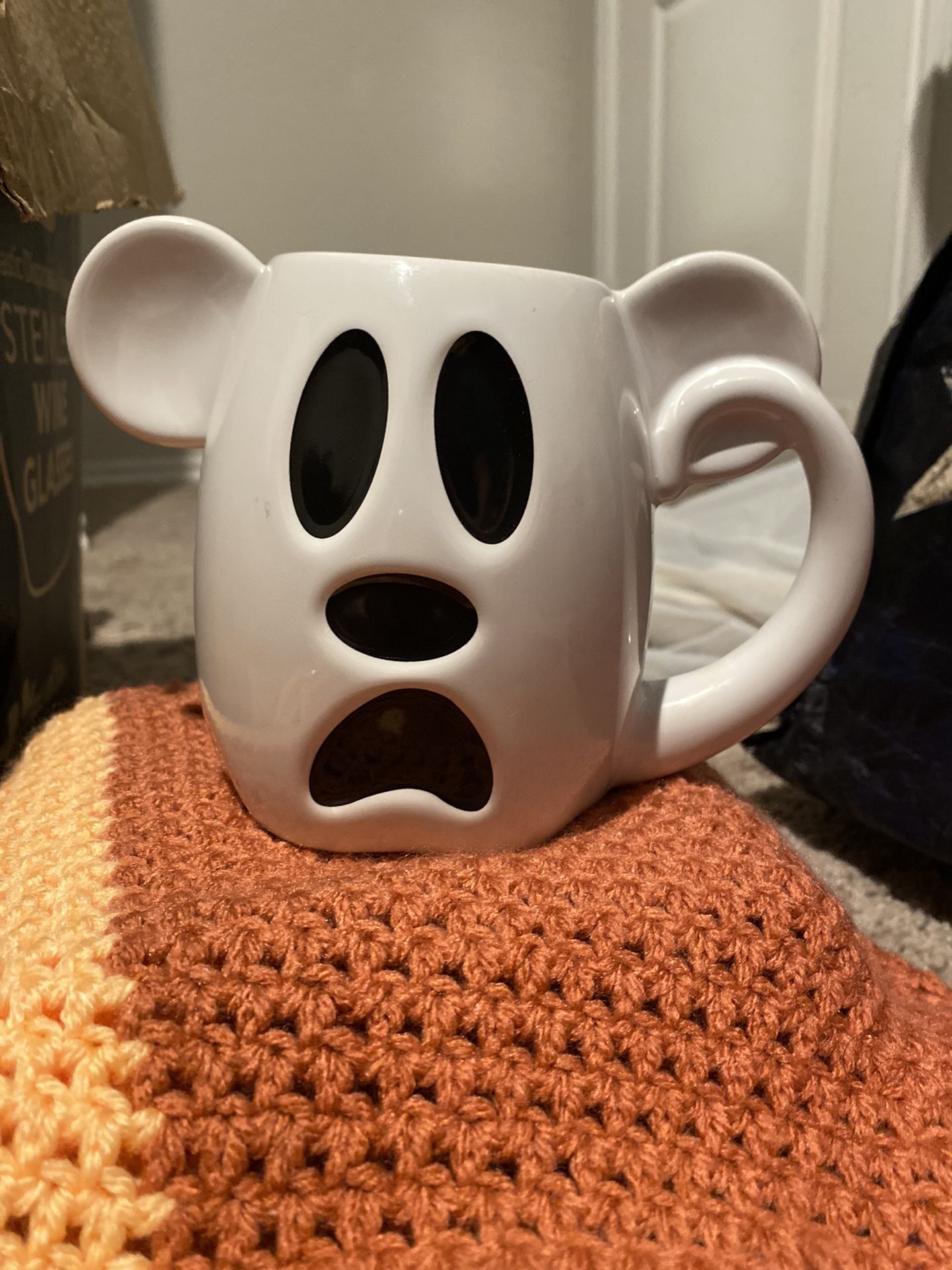 Disney Chip & Dale/Mickey & Minnie Holiday Mug Set Christmas Coffee Mug Set  of 2 for Sale in Bridgeport, CT - OfferUp