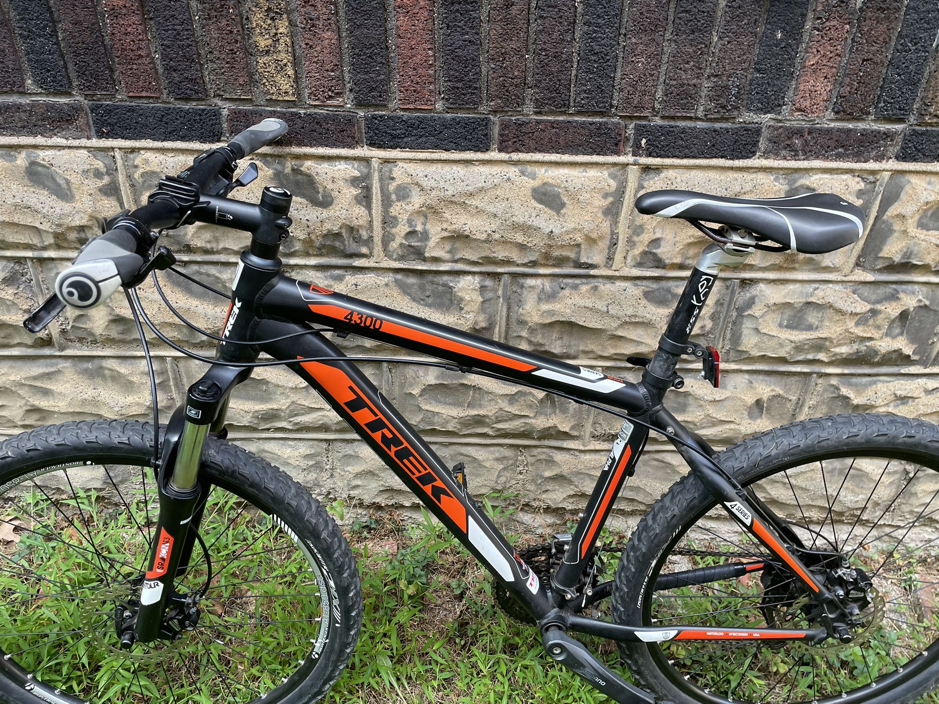 Trek 4300 Series 4