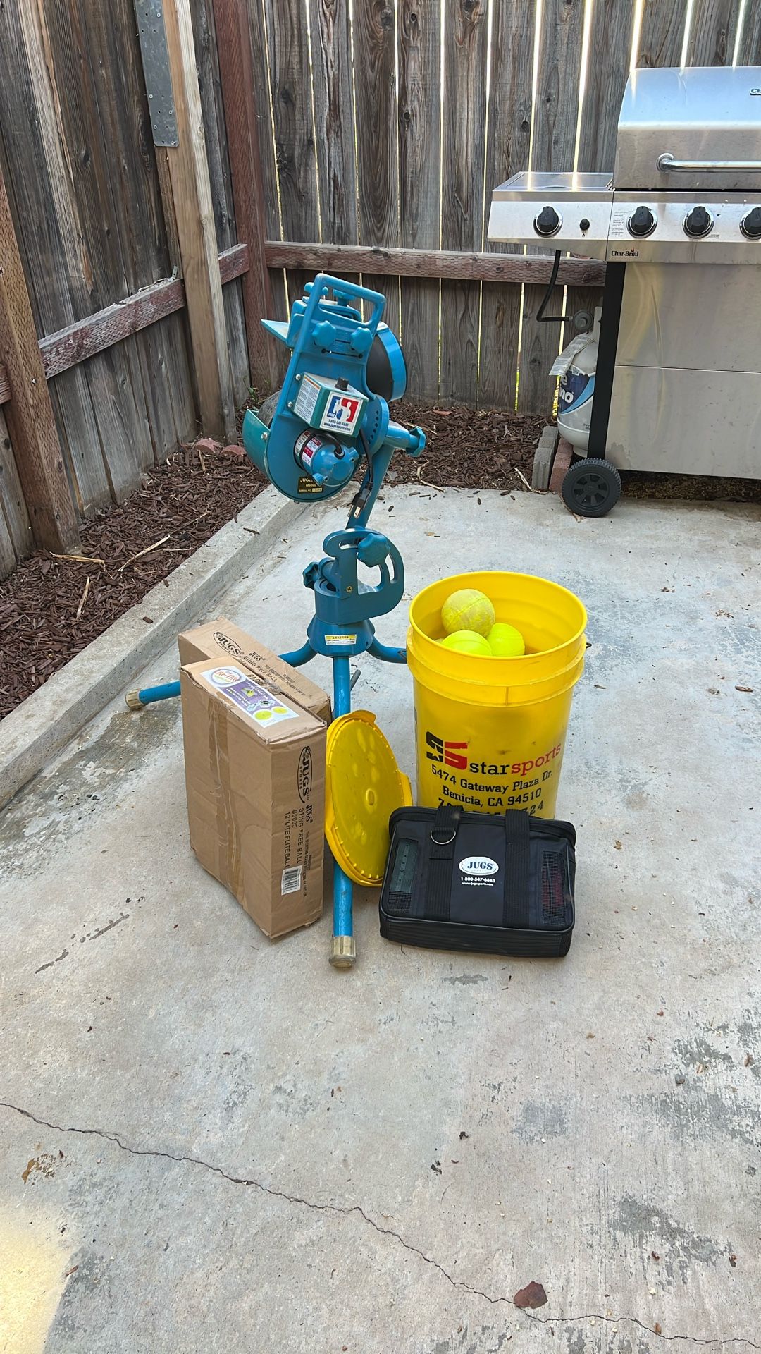 Juggs Lite Flite Machine, Balls, And Battery