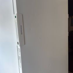Frigidaire 25 Cu. Ft. Garage Ready Chest Freezer
