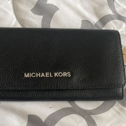 MK Wallet New With Tags 