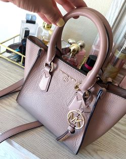 Michael Kors Crossbody bag small size color is pink nude