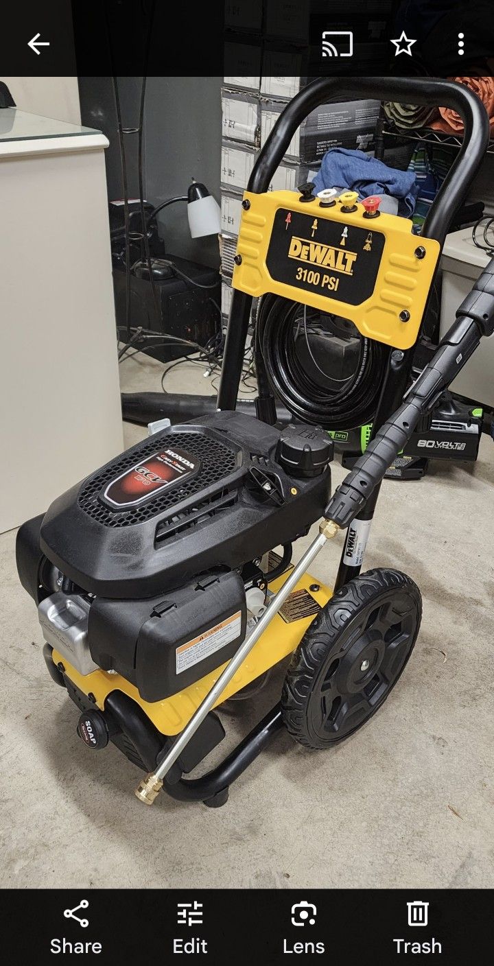 Dewalt 3100PSI 2.3GPM Pressure Washer With HONDA GVC170 Like New Condition