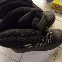 Unisex Winter Boots Size 8