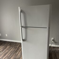 Refrigerator, Fridge With Top Freezer 