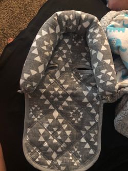 Carseat neck support